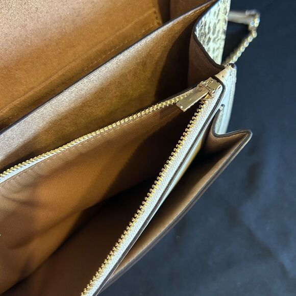 Coach Gold and Cream Women's Bag Used 1 time Excellent Condition - Picture 11 of 12